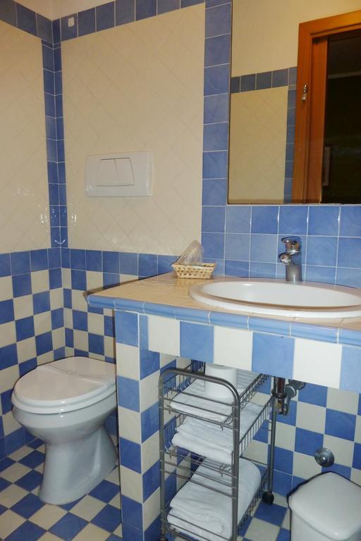 Hotel Sutrium Ruang foto