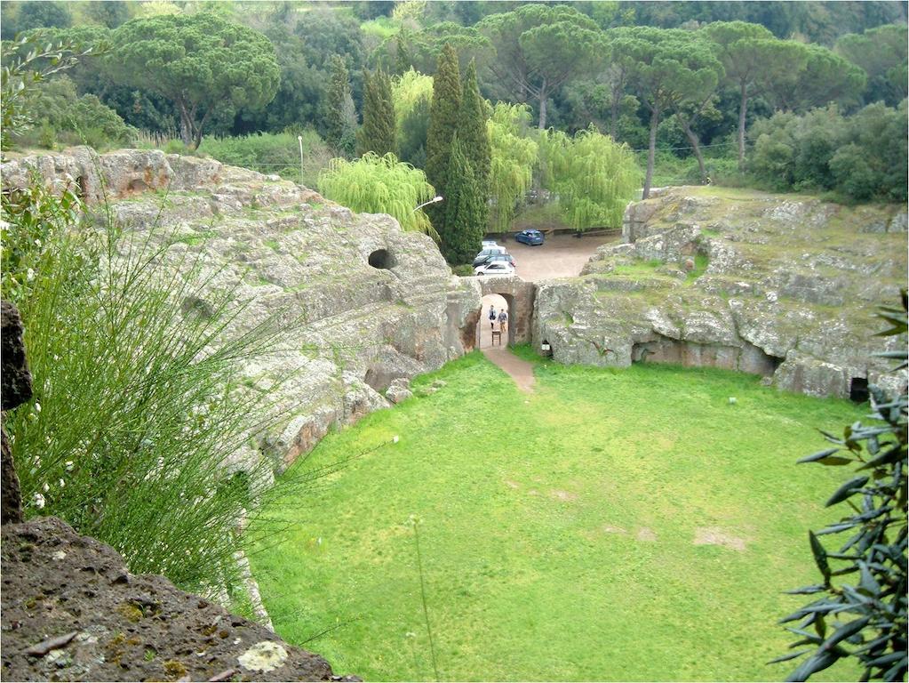Hotel Sutrium Bagian luar foto